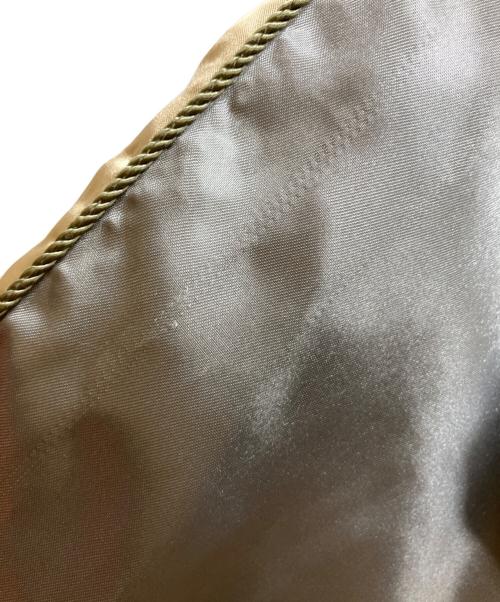 G1950（ギャラリーナインティーンフィフティ）G1950 (ギャラリーナインティーンフィフティ) FRAGMENT DESIGN (フラグメントデザイン) スカジャン ベージュ×グレー サイズ:品質ﾀｸﾞ無い為不明の古着・服飾アイテム