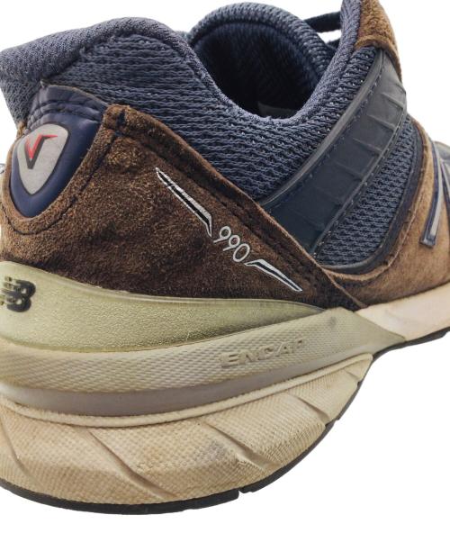 NEW BALANCE（ニューバランス）NEW BALANCE (ニューバランス) W990NV5 ブラウン×ネイビー サイズ:US07、UK05、EU37.5、CM24の古着・服飾アイテム