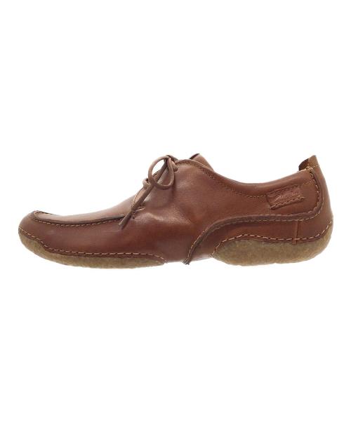 CLARKS（クラークス）CLARKS (クラークス) レザーシューズ キャメル サイズ:UK8の古着・服飾アイテム