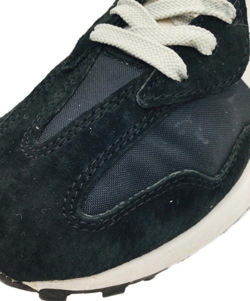 NEW BALANCE（ニューバランス）NEW BALANCE (ニューバランス) 327 ブラック×ホワイト サイズ:US7.5、UK7、EU40.5、JPN25.5の古着・服飾アイテム