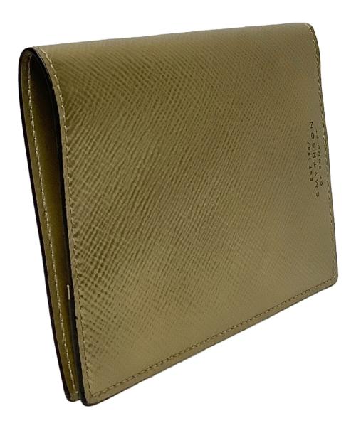 SMYTHSON（スマイソン）SMYTHSON (スマイソン) パスポートケース ゴールドの古着・服飾アイテム