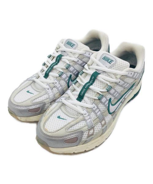 NIKE（ナイキ）NIKE (ナイキ) P-6000 PRM ホワイト×グリーン サイズ:US9、UK8、EUR42.5、cm27、BR40.5、CN270(2.5)の古着・服飾アイテム