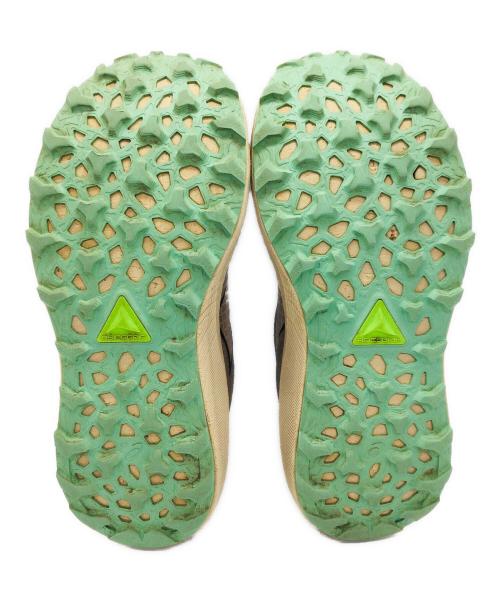 asics（アシックス）asics (アシックス) Trabuco Max 3 ベージュ サイズ:CM27.5、EURO43.5、US9 1/2、UK8 1/2、BR41、CN275(2.5)の古着・服飾アイテム