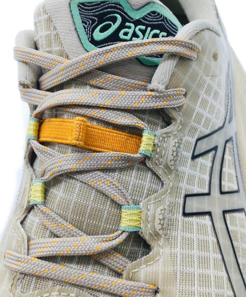 asics（アシックス）asics (アシックス) Trabuco Max 3 ベージュ サイズ:CM27.5、EURO43.5、US9 1/2、UK8 1/2、BR41、CN275(2.5)の古着・服飾アイテム