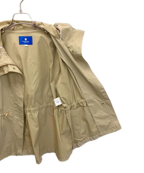 BURBERRY BLUE LABEL（バーバリーロンドンブルーレーベル）BURBERRY BLUE LABEL (バーバリーロンドンブルーレーベル) 55F05-136-40　マウンテンパーカー カーキ サイズ:36の古着・服飾アイテム