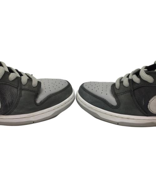 NIKE SB（ナイキエスビー）NIKE SB (ナイキエスビー) ローカットスニーカー グレー×ブラック サイズ:US9.5、UK8.5、cm27.5、BR41、CN275（2.5）の古着・服飾アイテム