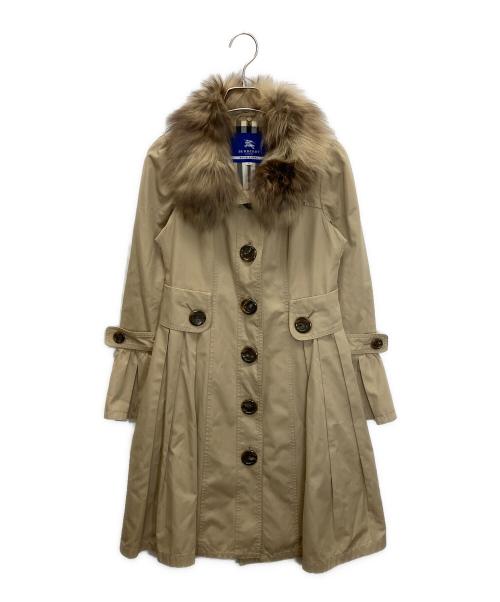BURBERRY BLUE LABEL（バーバリー ブルー レーベル）BURBERRY BLUE LABEL (バーバリー ブルー レーベル) FRF13-577-40　フォックスファー付トレンチコート ベージュ サイズ:36の古着・服飾アイテム