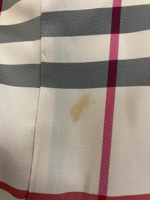 BURBERRY BLUE LABEL（バーバリー ブルー レーベル）BURBERRY BLUE LABEL (バーバリー ブルー レーベル) FRF13-577-40　フォックスファー付トレンチコート ベージュ サイズ:36の古着・服飾アイテム