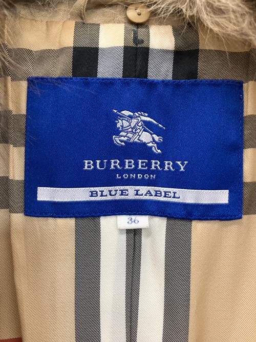 BURBERRY BLUE LABEL（バーバリー ブルー レーベル）BURBERRY BLUE LABEL (バーバリー ブルー レーベル) FRF13-577-40　フォックスファー付トレンチコート ベージュ サイズ:36の古着・服飾アイテム