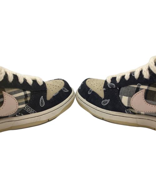 Travis Scott（トラヴィススコット）Travis Scott (トラヴィススコット) NIKE SB (ナイキエスビー) スニーカー ネイビー×ベージュ サイズ:US8、UK7、EUR41、cm26、BR39.5、CN260(2.5)の古着・服飾アイテム