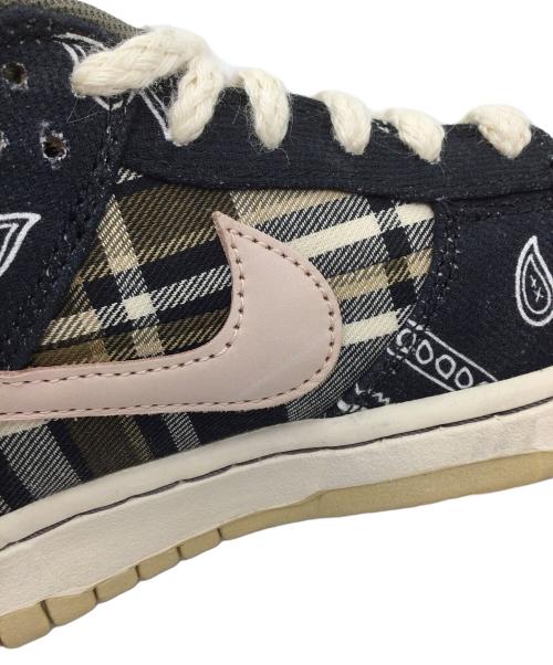 Travis Scott（トラヴィススコット）Travis Scott (トラヴィススコット) NIKE SB (ナイキエスビー) スニーカー ネイビー×ベージュ サイズ:US8、UK7、EUR41、cm26、BR39.5、CN260(2.5)の古着・服飾アイテム