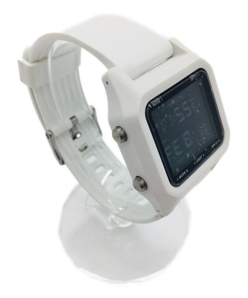 NIXON（ニクソン）NIXON (ニクソン) STAPLE　A1309の古着・服飾アイテム