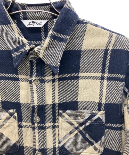 King Kole（キングコール）King Kole (キングコール) JOURNAL STANDARD relume (ジャーナルスタンダード レリューム) 長袖シャツ ネイビー×ベージュ サイズ:Mの古着・服飾アイテム