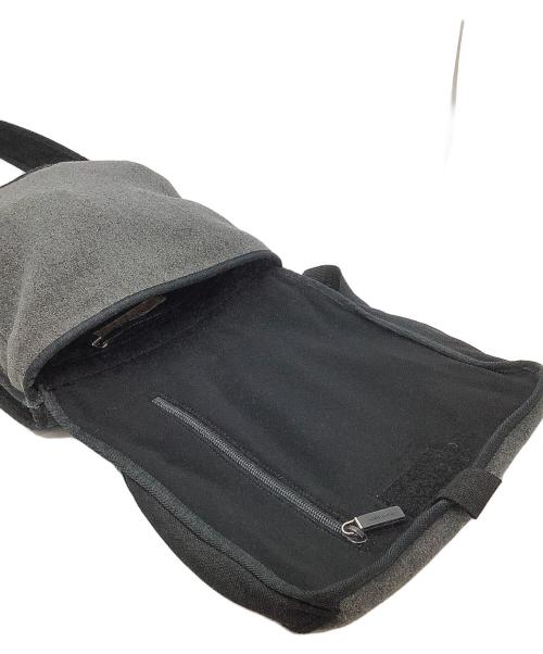 MIU MIU（ミュウミュウ）MIU MIU (ミュウミュウ) ショルダーバッグ グレー×ブラックの古着・服飾アイテム