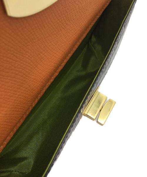 Accessoires（アクセソワ）Accessoires (アクセソワ) クロコ型押しショルダーウォレット ダークグレー×ゴールドの古着・服飾アイテム