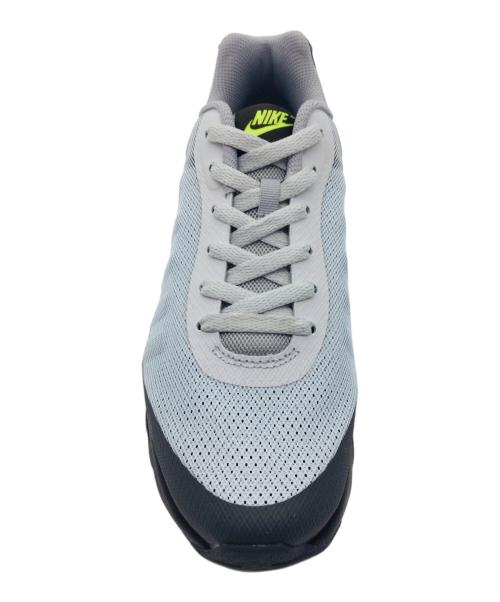 NIKE（ナイキ）NIKE (ナイキ) スニーカー グレー×ブラック サイズ:US8、UK7、EUR41、cm26、BR39.5、CN260の古着・服飾アイテム