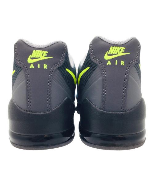 NIKE（ナイキ）NIKE (ナイキ) スニーカー グレー×ブラック サイズ:US8、UK7、EUR41、cm26、BR39.5、CN260の古着・服飾アイテム