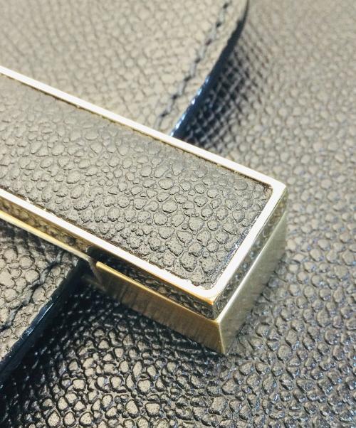 Valextra（ヴァレクストラ）Valextra (ヴァレクストラ) マイクロ イジィデ ブラックの古着・服飾アイテム