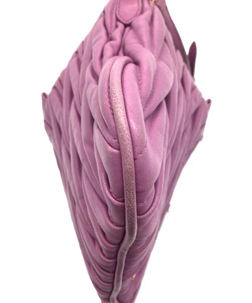 MIU MIU（ミュウミュウ）MIU MIU (ミュウミュウ) ハンドバッグ ピンク×ゴールドの古着・服飾アイテム