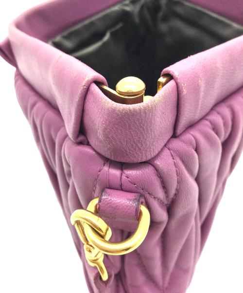 MIU MIU（ミュウミュウ）MIU MIU (ミュウミュウ) ハンドバッグ ピンク×ゴールドの古着・服飾アイテム