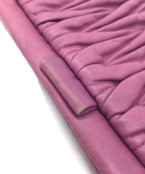 MIU MIU（ミュウミュウ）MIU MIU (ミュウミュウ) ハンドバッグ ピンク×ゴールドの古着・服飾アイテム