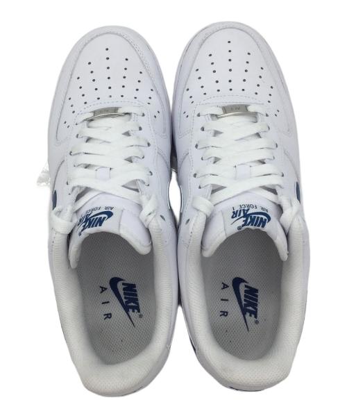 NIKE（ナイキ）NIKE (ナイキ) ローカットスニーカー ホワイト×ネイビー サイズ:US8、UK7、EUR41、cm26、BR39.5、CN260の古着・服飾アイテム