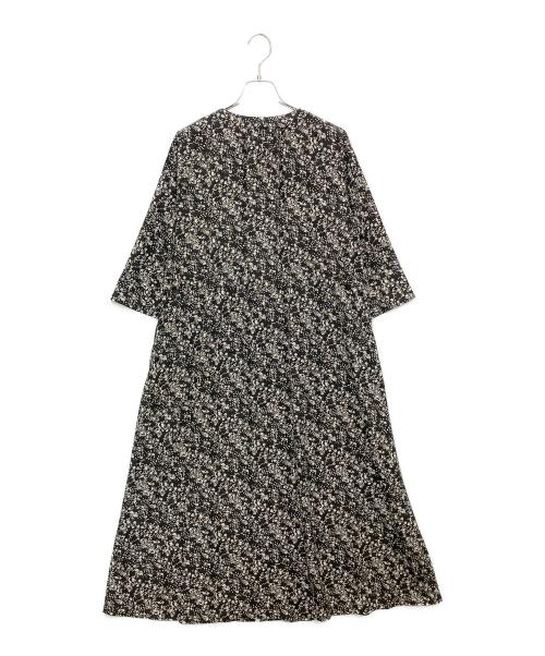 URBAN RESEARCH ROSSO（アーバンリサーチロッソ）URBAN RESEARCH ROSSO (アーバンリサーチロッソ) RA05-26K006　長袖ワンピース ブラック×ホワイト サイズ:Freeの古着・服飾アイテム