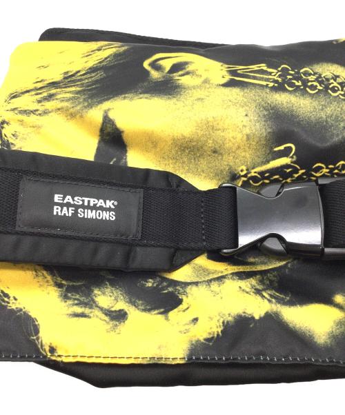 EASTPAK（イーストパック）EASTPAK (イーストパック) RAF SIMONS (ラフシモンズ) ボディーバッグ ブラックの古着・服飾アイテム