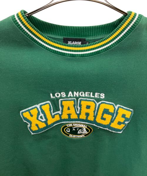X-LARGE（エクストララージ）X-LARGE (エクストララージ) 101223012007　STRIPED SLEEVE TEAM LOGO CREWNECK SWEAT グリーン×イエロー サイズ:XLの古着・服飾アイテム