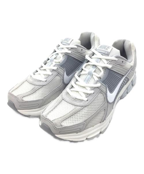 NIKE（ナイキ）NIKE (ナイキ) ZOOM VOMERO5 グレー サイズ:US11、UK8.5、EUR43、cm28、BR41、CN280(2.5)の古着・服飾アイテム