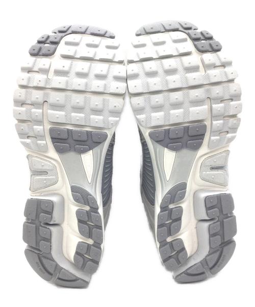 NIKE（ナイキ）NIKE (ナイキ) ZOOM VOMERO5 グレー サイズ:US11、UK8.5、EUR43、cm28、BR41、CN280(2.5)の古着・服飾アイテム