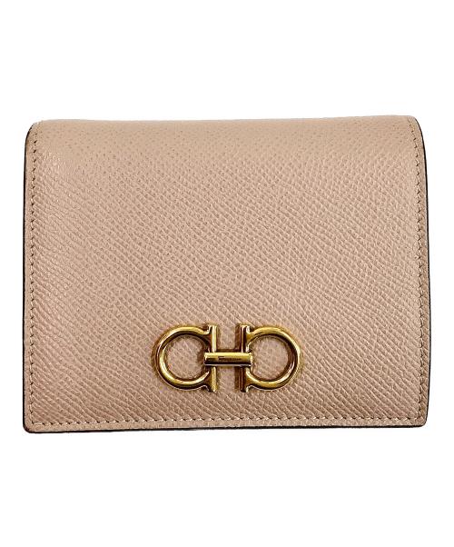 Salvatore Ferragamo（サルヴァトーレ フェラガモ）Salvatore Ferragamo (サルヴァトーレ フェラガモ) 2つ折り財布 ピンク×ゴールドの古着・服飾アイテム