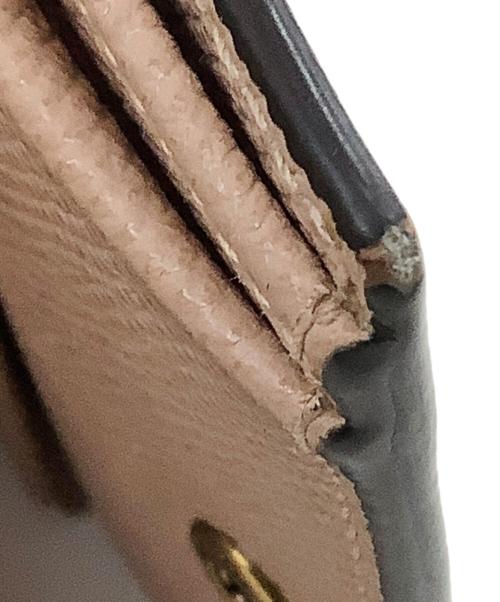 Salvatore Ferragamo（サルヴァトーレ フェラガモ）Salvatore Ferragamo (サルヴァトーレ フェラガモ) 2つ折り財布 ピンク×ゴールドの古着・服飾アイテム