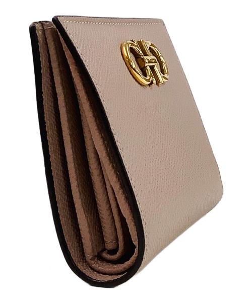 Salvatore Ferragamo（サルヴァトーレ フェラガモ）Salvatore Ferragamo (サルヴァトーレ フェラガモ) 2つ折り財布 ピンク×ゴールドの古着・服飾アイテム