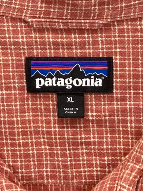 Patagonia（パタゴニア）Patagonia (パタゴニア) 53139SP20　半袖シャツ レッド×ホワイト サイズ:XLの古着・服飾アイテム