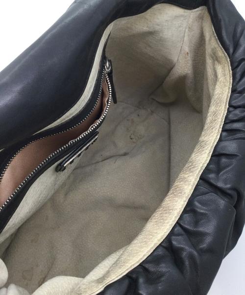 GIORGIO ARMANI（ジョルジョアルマーニ）GIORGIO ARMANI (ジョルジョアルマーニ) ショルダーバッグ ブラックの古着・服飾アイテム