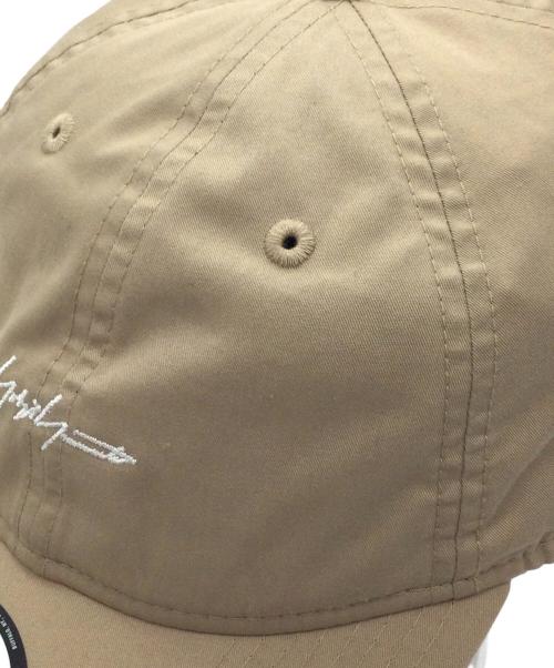 New Era（ニューエラ）New Era (ニューエラ) YOHJI YAMAMOTO (ヨウジヤマモト) ECOPET 9THIRTY MINI LOGO ベージュの古着・服飾アイテム