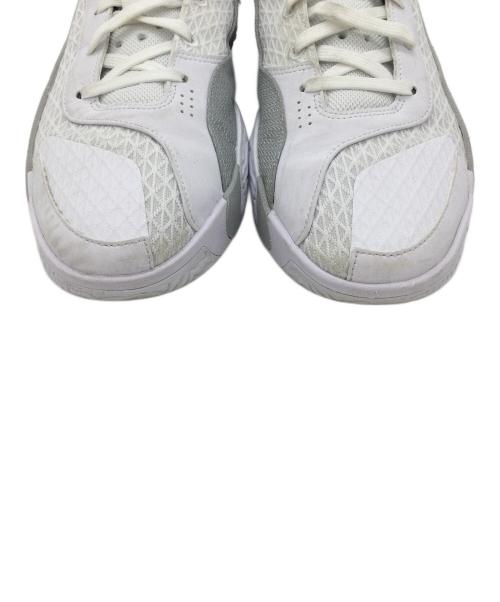NIKE（ナイキ）NIKE (ナイキ) バスケットボールシューズ ホワイト サイズ:US9、UK8、EUR42.5、cm27、BR40.5、CN270(2.5)の古着・服飾アイテム