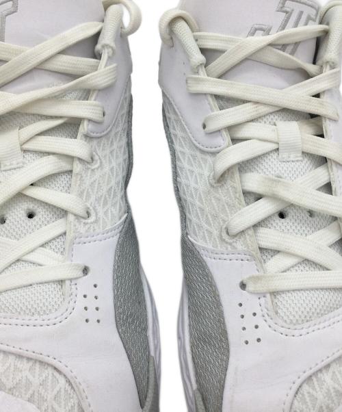 NIKE（ナイキ）NIKE (ナイキ) バスケットボールシューズ ホワイト サイズ:US9、UK8、EUR42.5、cm27、BR40.5、CN270(2.5)の古着・服飾アイテム