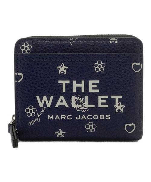 MARC JACOBS（マークジェイコブス）MARC JACOBS (マークジェイコブス) ザ バンダナ ミニ レザー コンパクト ウォレット ネイビーの古着・服飾アイテム