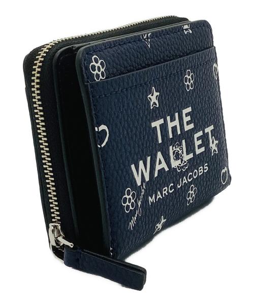 MARC JACOBS（マークジェイコブス）MARC JACOBS (マークジェイコブス) ザ バンダナ ミニ レザー コンパクト ウォレット ネイビーの古着・服飾アイテム