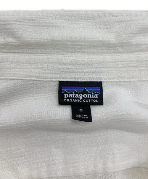 Patagonia（パタゴニア）Patagonia (パタゴニア) STY52921SP17　半袖シャツ ホワイト サイズ:Mの古着・服飾アイテム