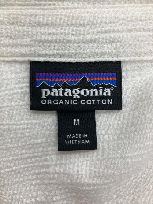 Patagonia（パタゴニア）Patagonia (パタゴニア) STY52921SP17　半袖シャツ ホワイト サイズ:Mの古着・服飾アイテム