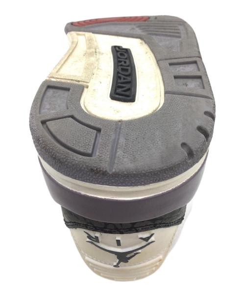 NIKE（ナイキ）NIKE (ナイキ) Air Jordan 3 Retro  ホワイト×ブラック サイズ:US8、UK7、EUR41、cm26、BR39.5、CN260(2.5)の古着・服飾アイテム