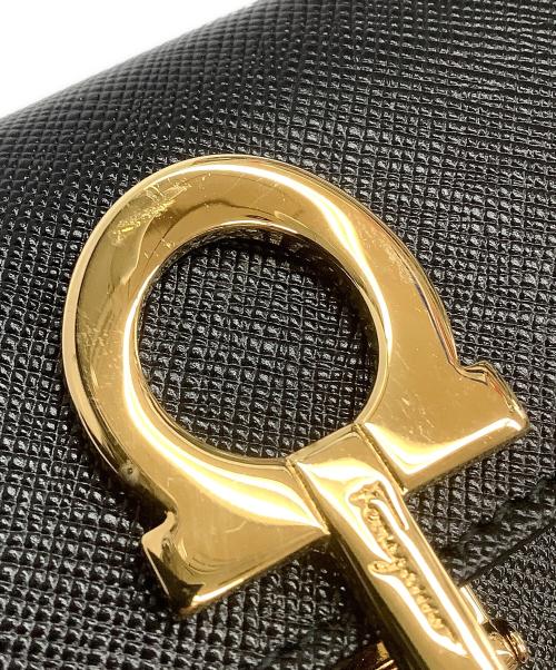 Salvatore Ferragamo（サルヴァトーレ フェラガモ）Salvatore Ferragamo (サルヴァトーレ フェラガモ) 3つ折り財布 ブラックの古着・服飾アイテム