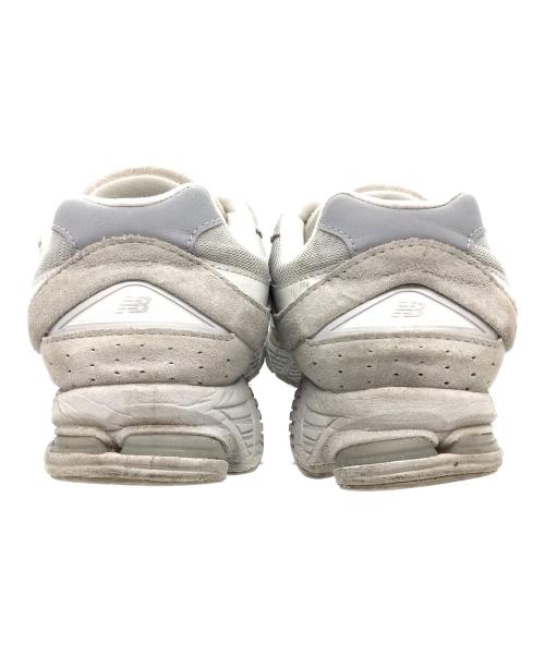 NEW BALANCE（ニューバランス）NEW BALANCE (ニューバランス) U2002RGR ホワイト サイズ:US7、UK6.5、EU40、JPN25の古着・服飾アイテム