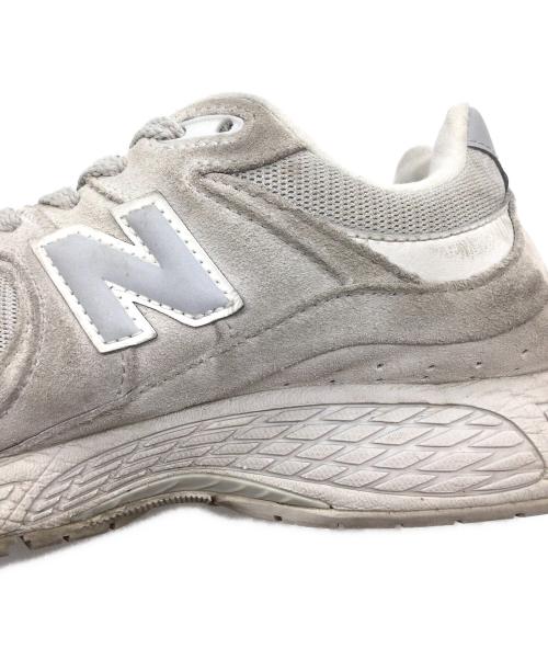 NEW BALANCE（ニューバランス）NEW BALANCE (ニューバランス) U2002RGR ホワイト サイズ:US7、UK6.5、EU40、JPN25の古着・服飾アイテム