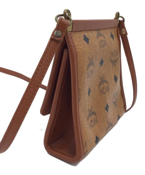 MCM（エムシーエム）MCM (エムシーエム) ミラー付ショルダーバッグ ブラウンの古着・服飾アイテム