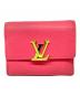 LOUIS VUITTON（ルイ ヴィトン）の古着「ポルトフォイユ・カプシーヌ XS」｜ピンク×グリーン
