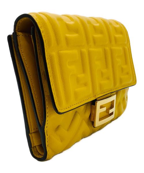 FENDI（フェンディ）FENDI (フェンディ) 3つ折り財布 イエロー×ゴールドの古着・服飾アイテム
